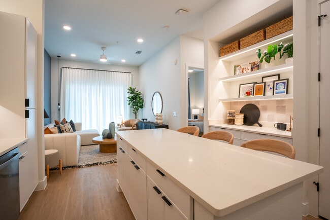 Cocina - Lantower Midtown