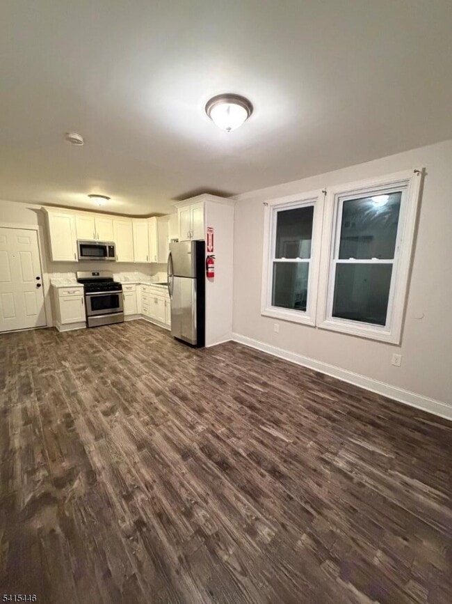 Building Photo - 469 Alden St Unit 2