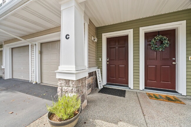 Building Photo - Cozy, modern, and will be READY TO MOVE-IN 8/1/2026.  Don't miss out on this beauty in Carrara of... Unit #C1