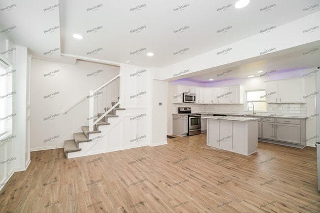 Photo - 2468 Meredith Dr