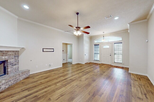Photo - 5 Bedroom, 3 Bathroom, with easy access to shopping and schools