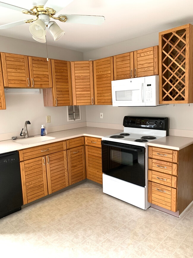 Kitchen - 7 W Afton Ave Unit 1