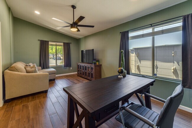 2730 E Terrace Ave Unit SI ID1546360P