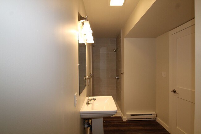 Photo - Beautifully remodeled and completed 1 bedr... Unit 14311 Rt. 9W -  12