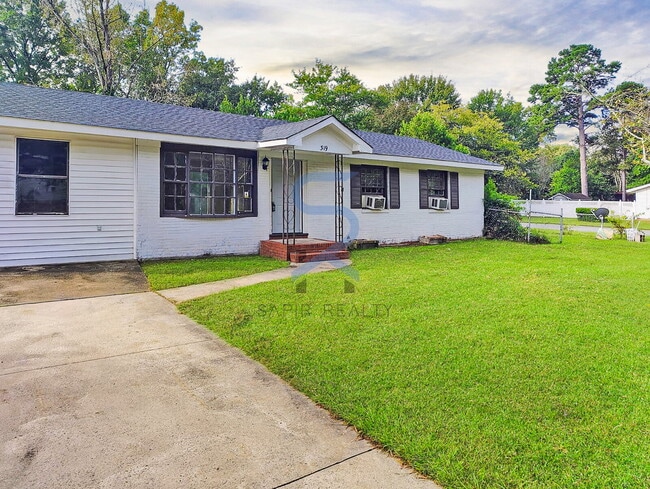 Building Photo - 319 Sarah Dr