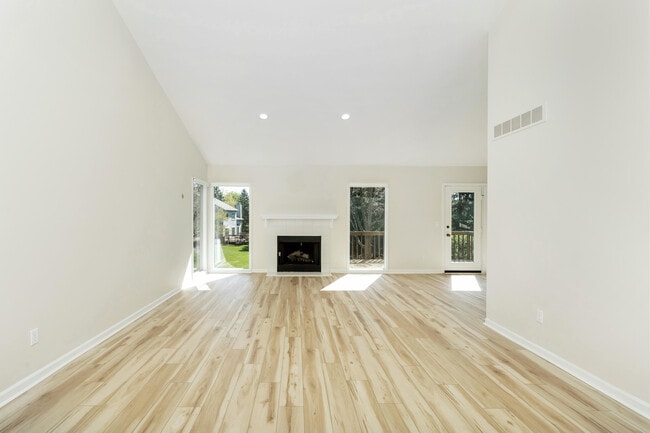 Photo - 37743 Avon Ln