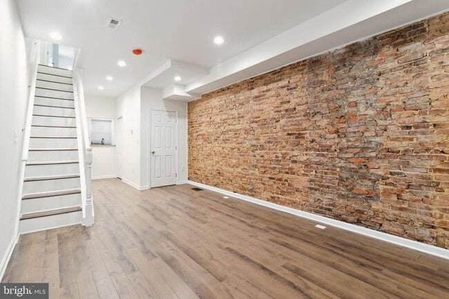 Photo - 912 N Milton Ave