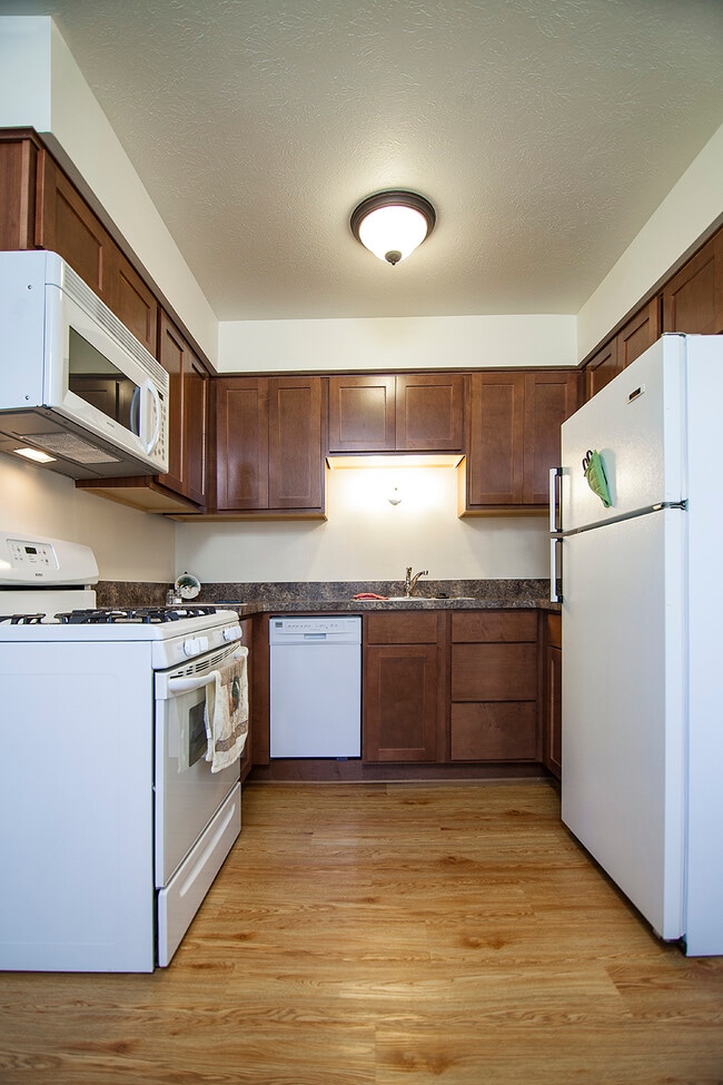 Photo - Holiday Center Apartments