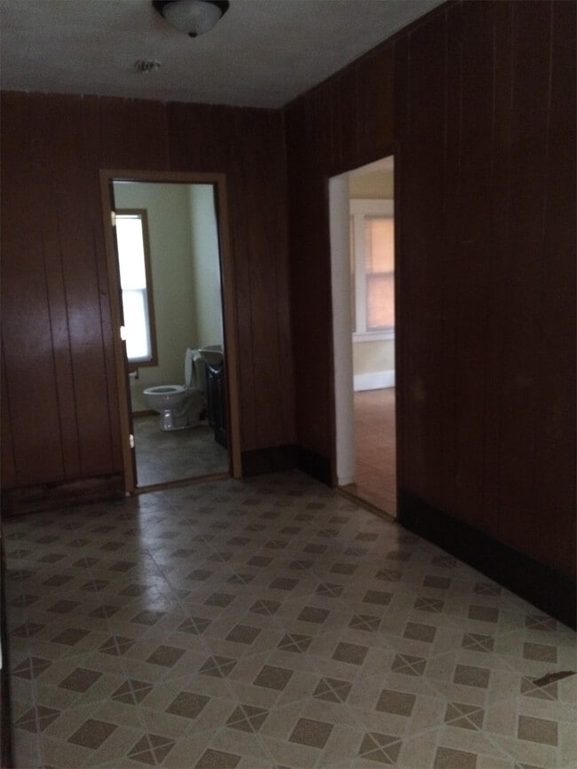 Photo - 205 Maplewood St