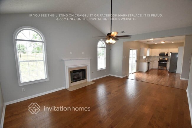 Photo - 541 Chaucer Way