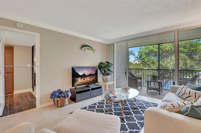 Building Photo - 14 Royal Palm Way Unit 303 Rental