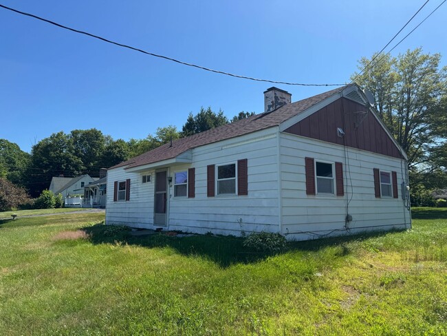 Building Photo - 3 Bedroom Ranch in West Lebanon Rental