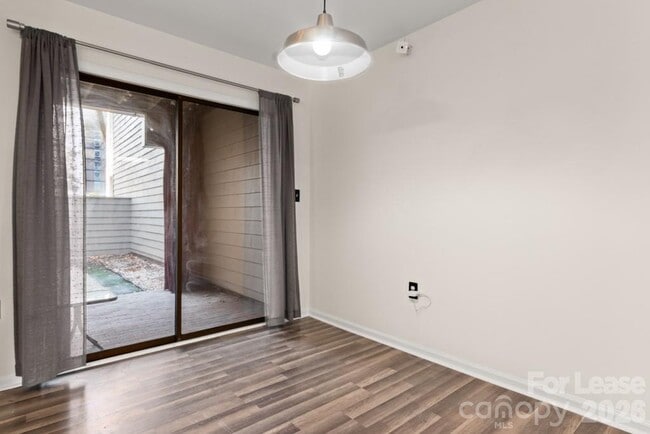 Photo - 212 W 10th St Unit 4