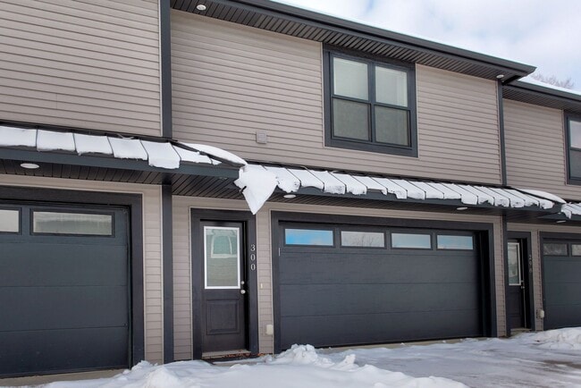 Photo - Spacious 2 Bed/2 Bath Condo in Prime Location Unit 300