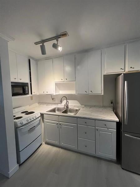 Photo - 901 N Birch Rd Unit 9B