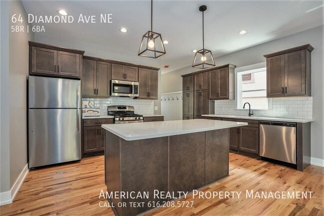 Photo - 64 Diamond Ave NE