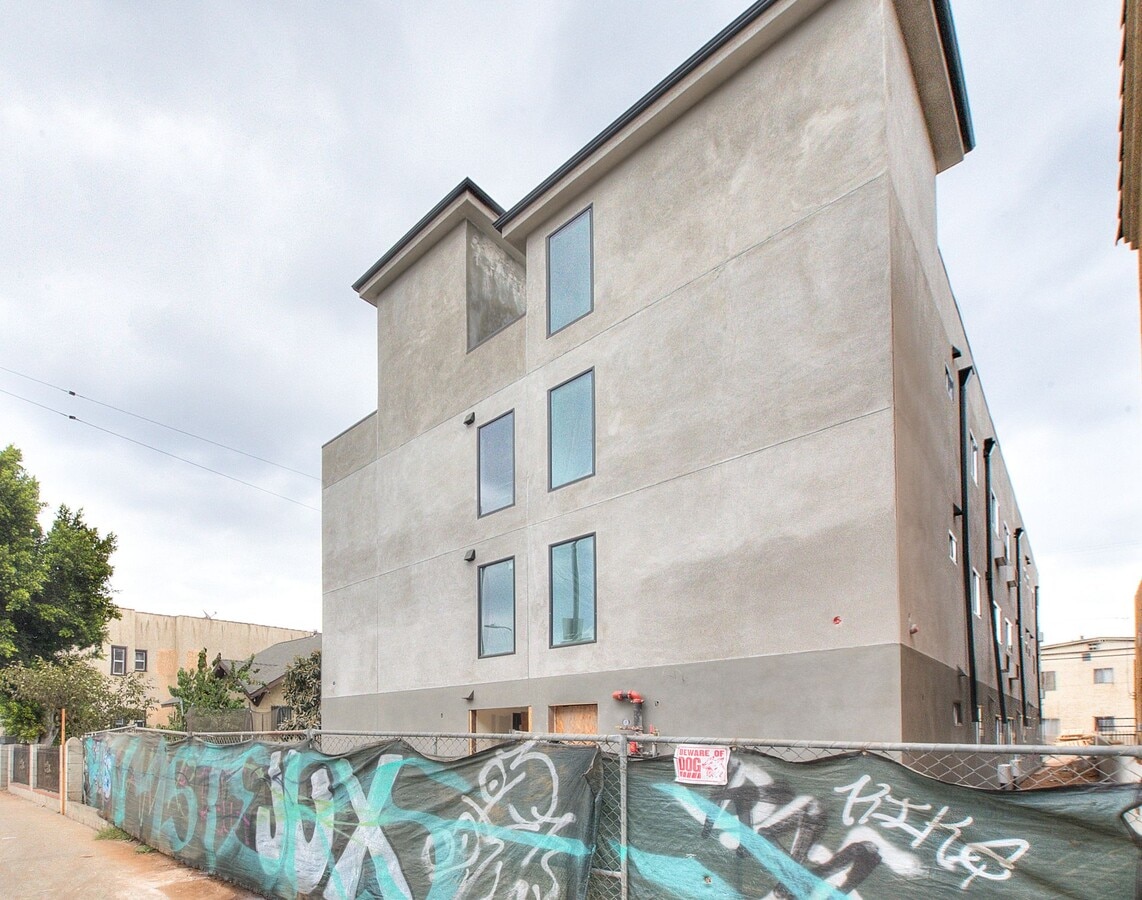 Photo - 610 N Soto St