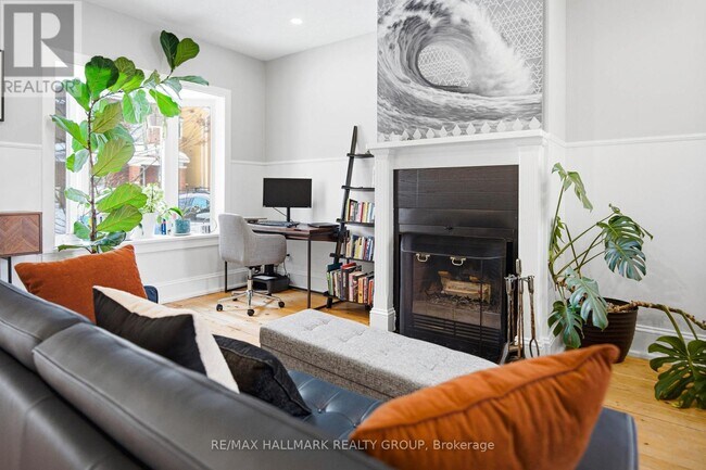 Photo - 438 McLeod St