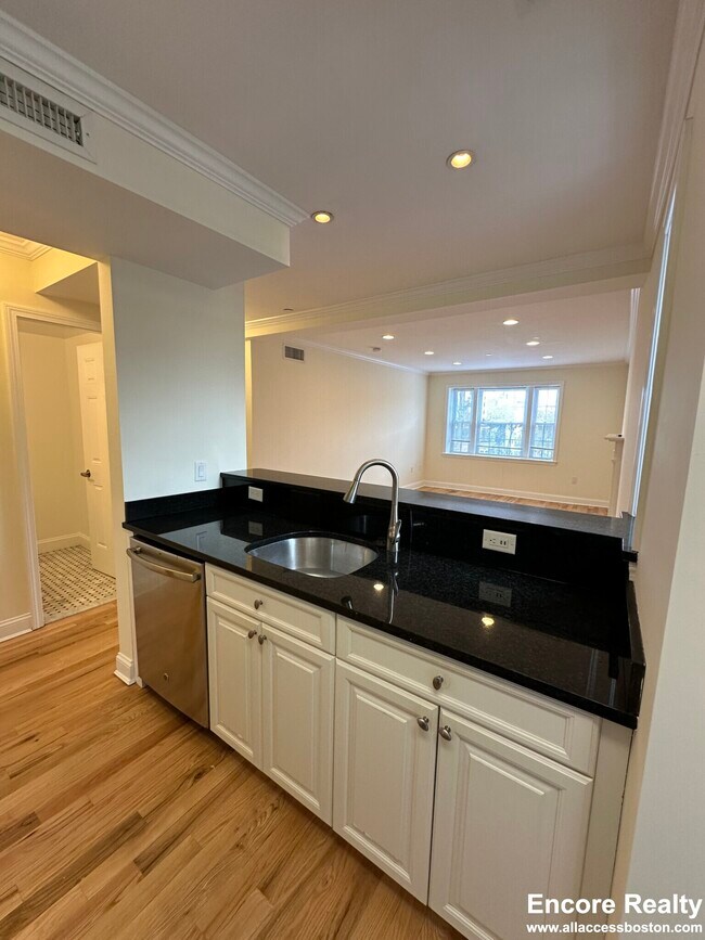 Photo - 55 Langdon St Unidad 13