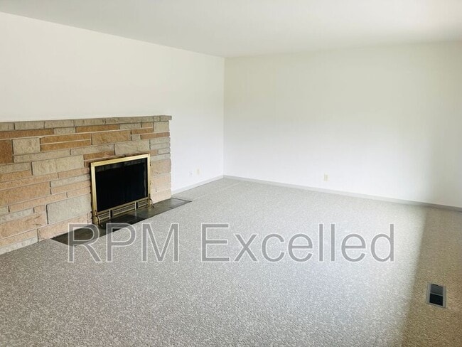 Photo - 3808 S 250th St