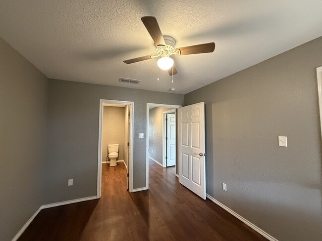 Photo - 1738 Jennings St