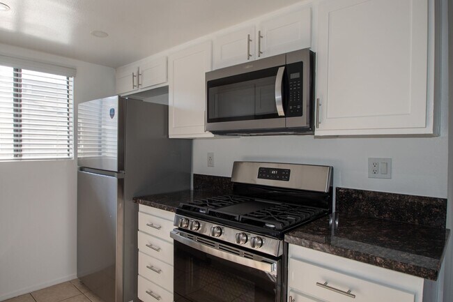 12352 Burbank Blvd Unidad 204