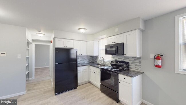 Building Photo - 910 Gateway Blvd Unit D4