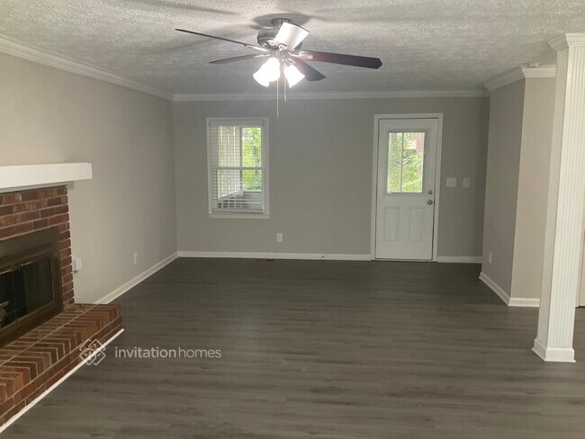 Photo - 1396 Rhododendron Dr NW