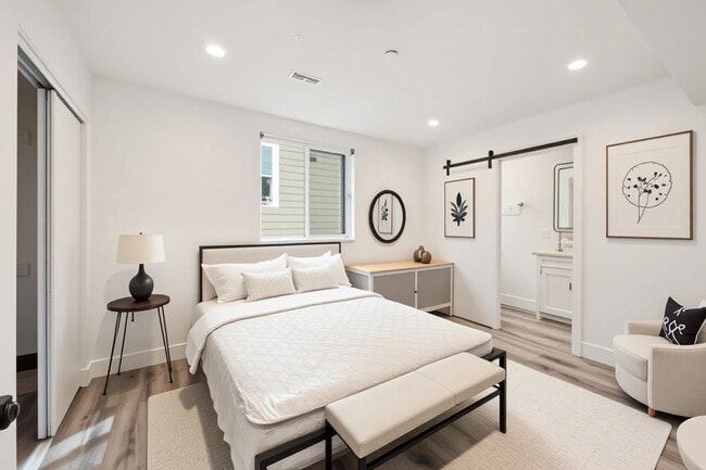 Photo - 1186 W 37th Pl