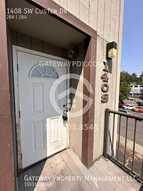 Photo - 1408 SW Custer Dr