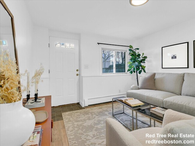 Photo - 18 University Rd