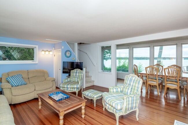 Photo - 201 Three Mile Harbor Hog Creek Rd