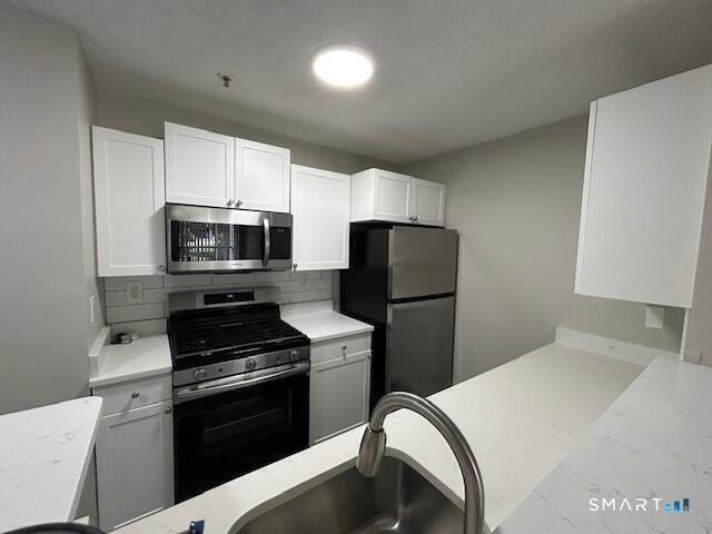 100 Glenbrook Rd