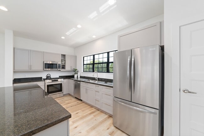 Photo - 11916 S Hoa Sen Cir