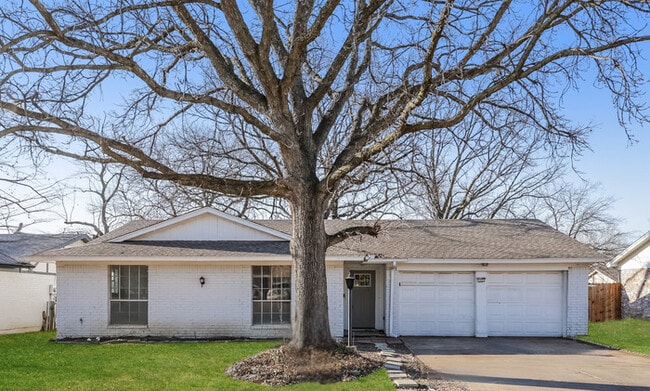 Building Photo - 1006 Wembley Rd