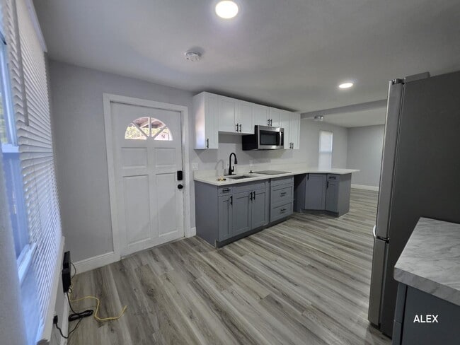 Photo - 1100 Beverly Ave NW