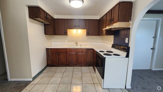 Building Photo - 194 Mead St Rental