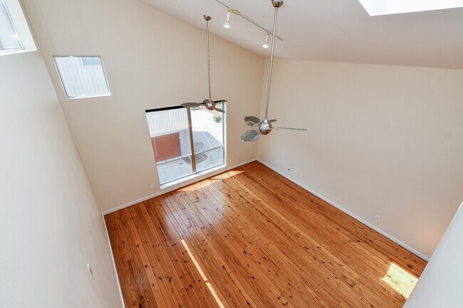 824 Robin St