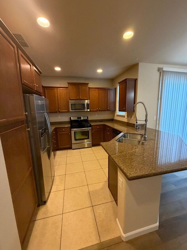 9026 Crescenda Ln