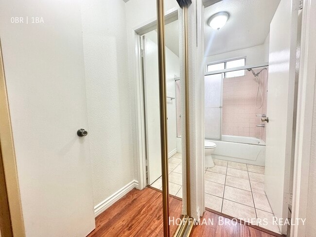 Photo - 5709 Willowcrest Ave Unit B