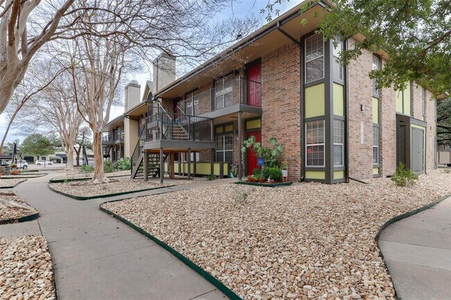 Photo - 7685 Northcross Dr Unit 826