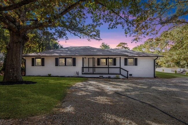 Photo - Remodeled 2bd/ 1ba Duplex near Duke University