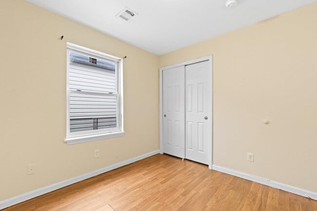 73 Woodlawn Ave