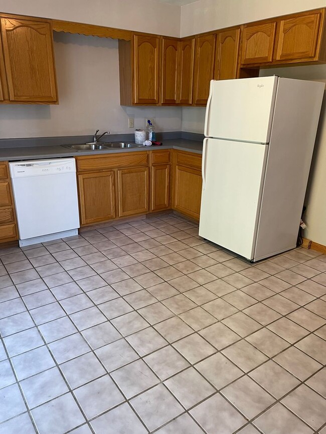 Photo - 3140 W 40th St Unit 3140 W 40th St