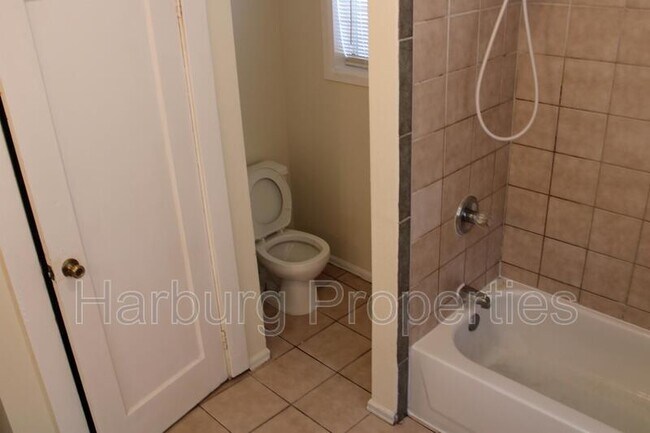 Photo - 462 W Pine St