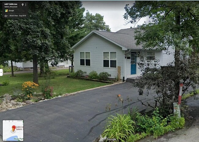 Building Photo - Beautiful Home next to Paddock Lake (3BR/1...