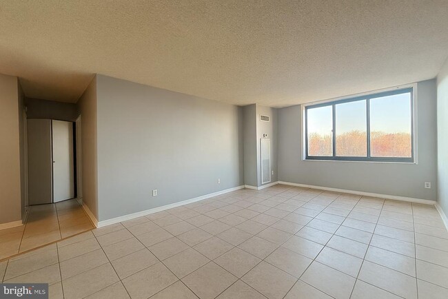 Photo - 5500 Holmes Run Pkwy Unit 918