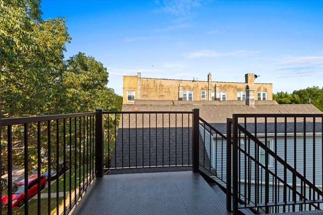 Photo - 2023 N Drake Ave Unit 1N