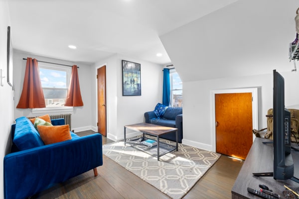 Building Photo - 30 Liberty St Unit 2- second floor