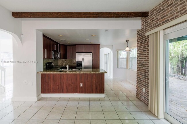 Building Photo - 4670 SW 154th Pl